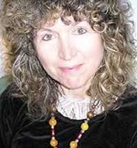 Caroline Lawrence